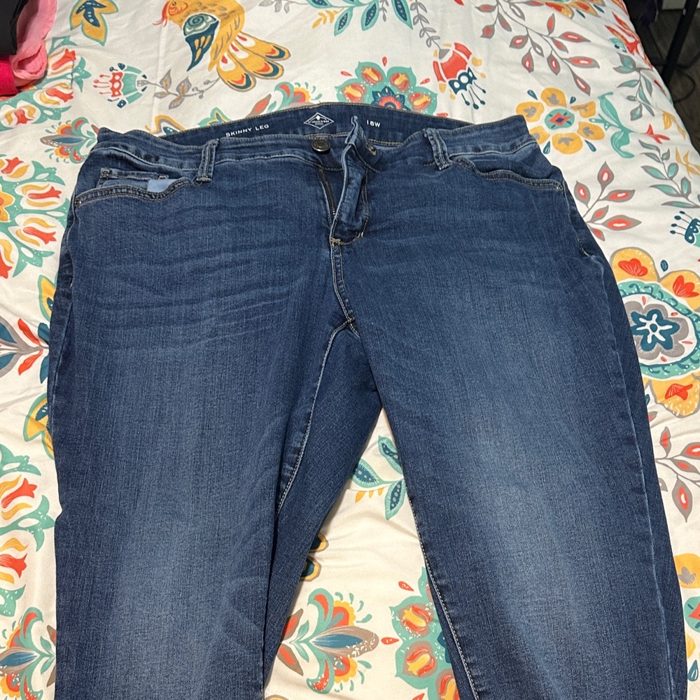 St. John's Bay Dark Blue Skinny Leg Capris